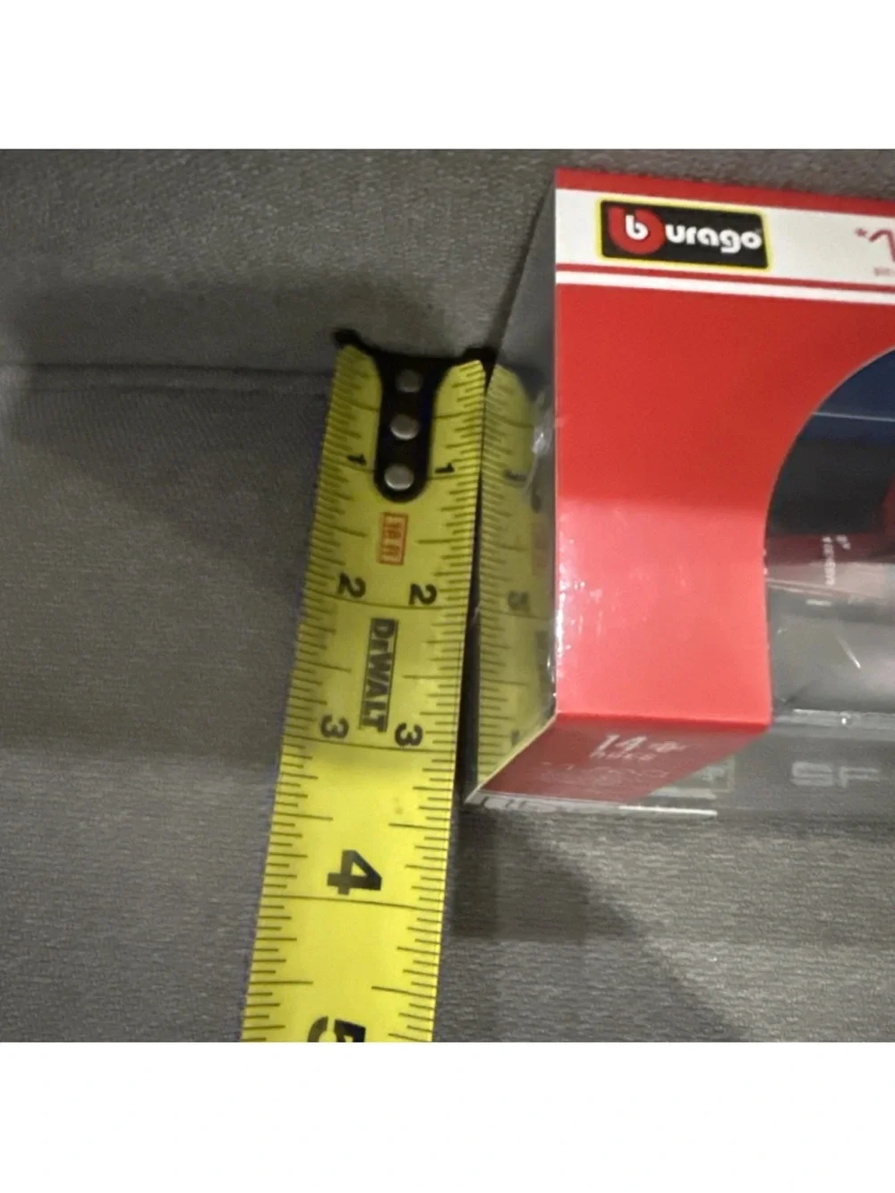 New BURAGO 18-36852-H FERRARI - F1 SF-25 TEAM SCUDERIA FERRARI L. Hamilton